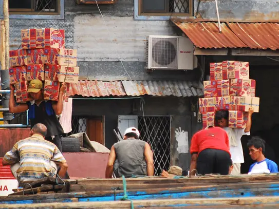 Loading Ships Palembang Indonesia | Airasia Pesta Blogging Communities Trip 2009 | Palembang, Indonesia - Little Bangkok | Bangkok, Indonesia, Little Bangkok, Palembang Hotel, Palembang Indonesia, Palembang Map, South Sumatra | Author: Anthony Bianco - The Travel Tart Blog